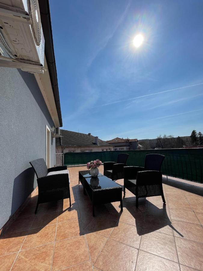 Penzion Vegas Партизанске Экстерьер фото